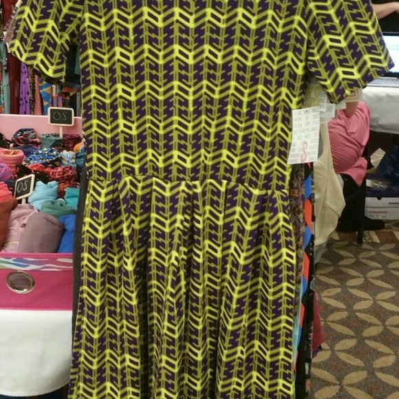 Small Lularoe Dress - Amelia Dress - Picture 2 of 3